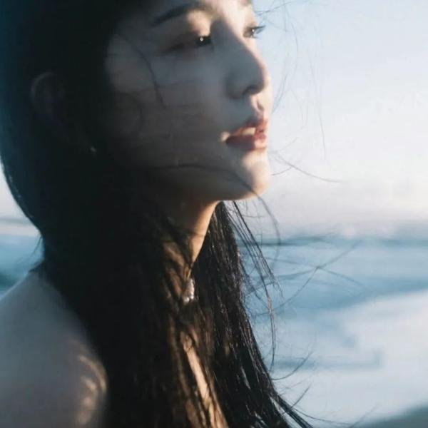 女玩家喜迎春